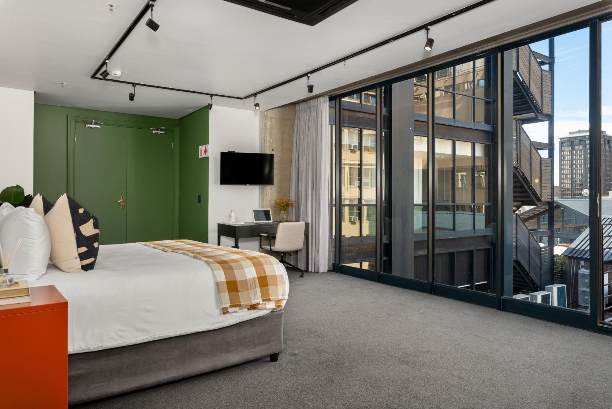 Neighbourgood Loop Street Hotel *